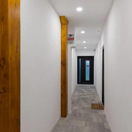 Salt & Stone Apartman *