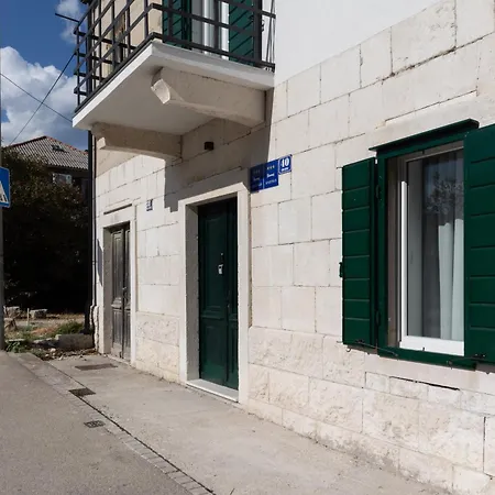 Salt & Stone Apartman Kaštela