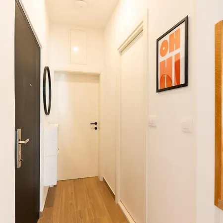 Salt & Stone * Kastela