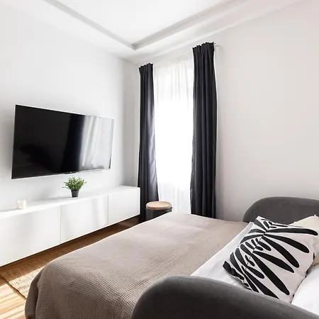 Salt & Stone Apartman *