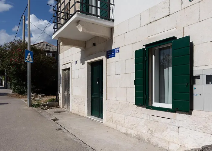 Salt & Stone Apartment Kastela