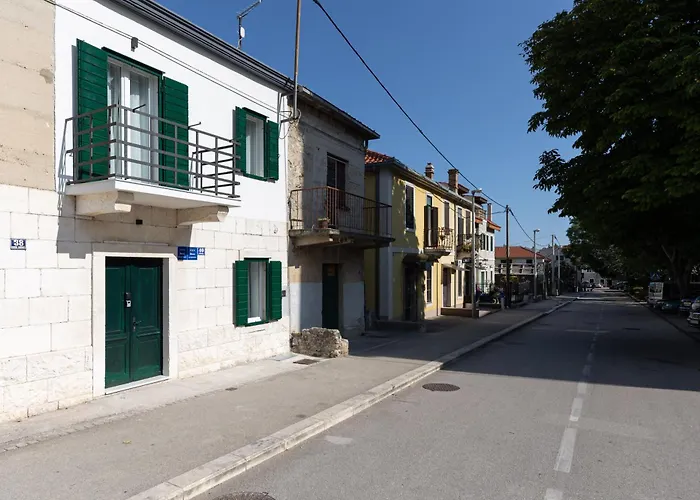 Salt & Stone Apartment Kastela