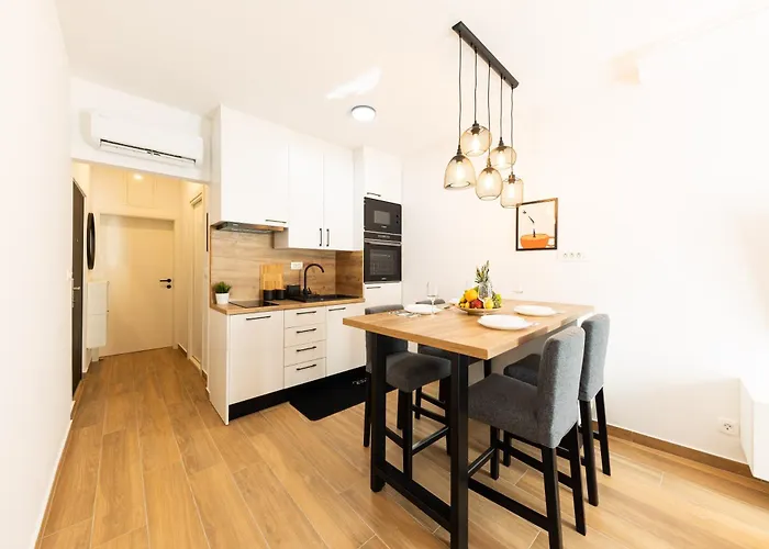 Salt & Stone Apartment Kastela