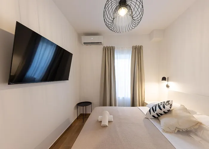 Salt & Stone Apartment
