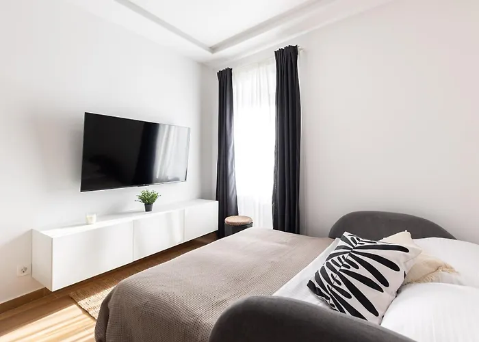 Salt & Stone Apartment *